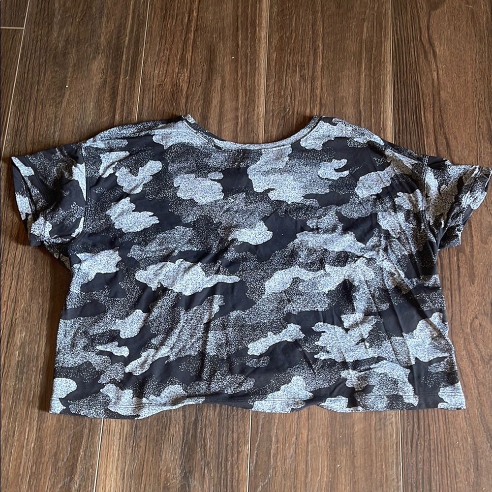 Lululemon Black and Gray Camouflage Tee